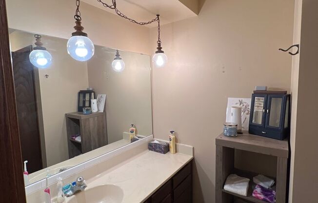 1 bed, 1 bath, $895, Unit A1523-A