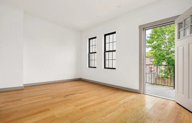 81 HULL ST