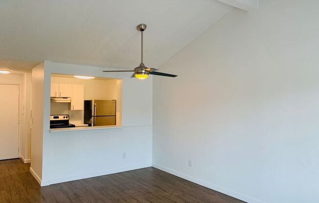 1 bed, 1 bath, 700 sqft, $1,800, Unit 307