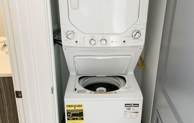 1 bed, 1 bath, 754 sqft, $2,375, Unit 2618-2R