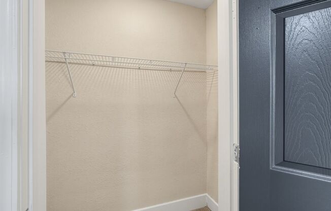 2 beds, 1 bath, 800 sqft, $1,230, Unit 1462-A7