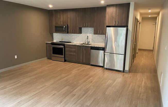 1 bed, 1 bath, 719 sqft, $1,695