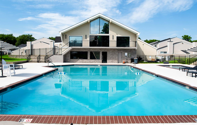 Pool and pool house at Townhomes at Gateway, Pennsylvania