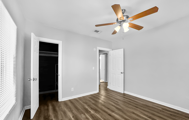 2610 DOCTOR MARTIN LUTHER KING ST S