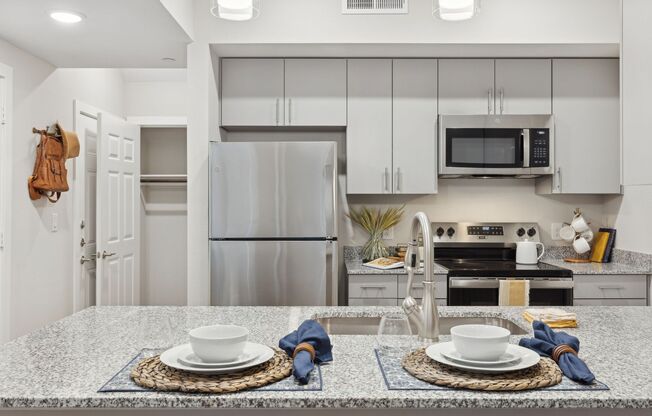 1 bed, 1 bath, 742 sqft, $1,520, Unit 5304