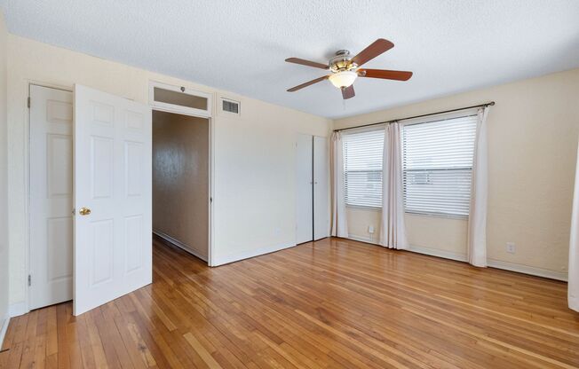 2 beds, 2 baths, $1,550, Unit 517 REVILO BLVD