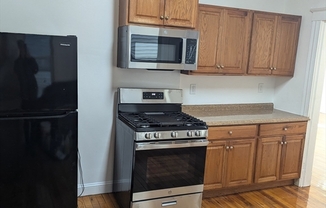 1 bed, 1 bath, 800 sqft, $2,200, Unit 1R