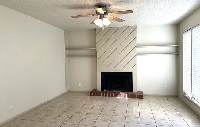 3 beds, 2.5 baths, $1,850, Unit Unit A