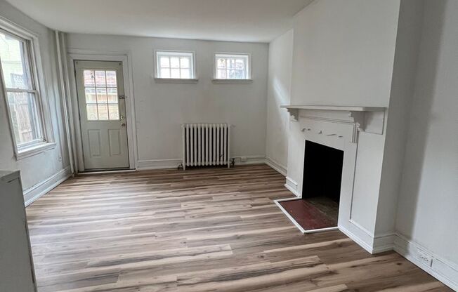 2211-13-15 Spruce Street