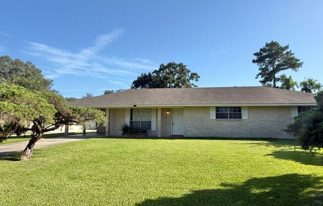 Spacious 3 bedroom 2 bath home in Zachary