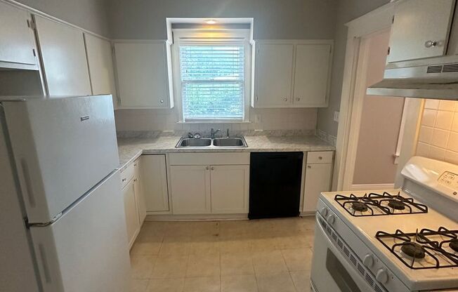 2BD/1BA Home located near the University of Memphis