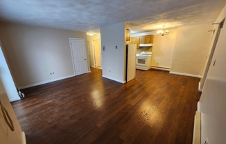 2 beds, 1 bath, 750 sqft, $2,000, Unit 22