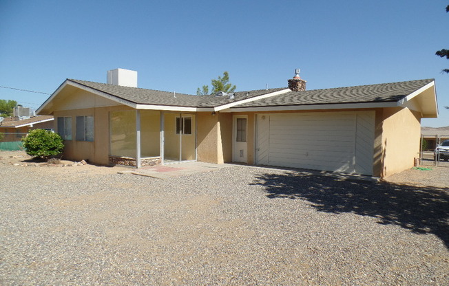 3 beds, 2 baths, $2,050