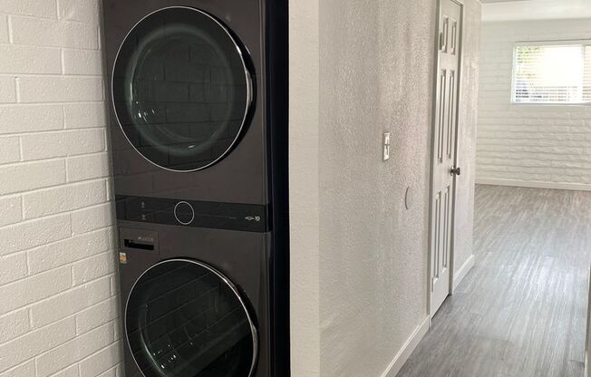 2 beds, 1.5 baths, 980 sqft, $1,200, Unit 6802-2