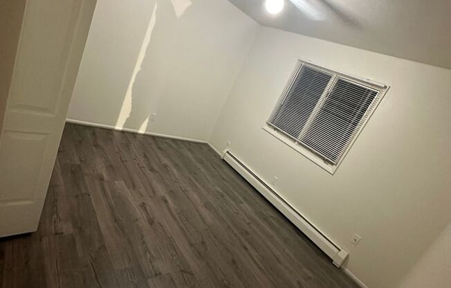 2 beds, 1 bath, 700 sqft, $1,900, Unit 1