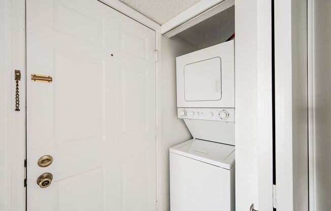 2 beds, 2 baths, $1,200