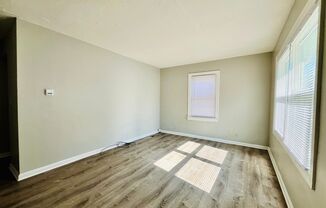 2 beds, 1 bath, $995