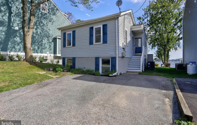 Stunning Waterfront 3bd/2.5ba in Glen Burnie with Deep-water Boat Dock, CAC, Renovated and more!