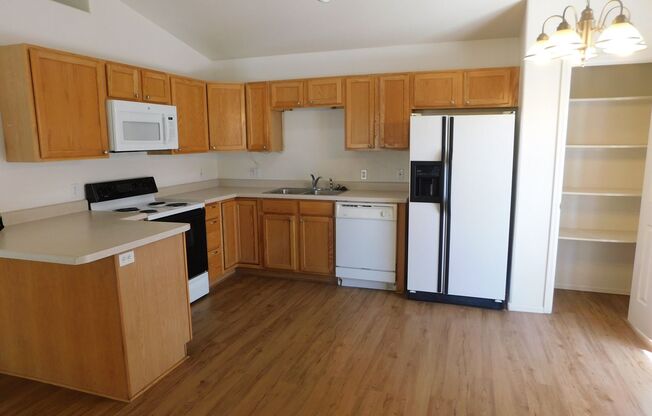 3 beds, 2 baths, 1,156 sqft, $1,800, Unit Unit B