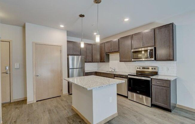 1 bed, 1 bath, 592 sqft, $1,800, Unit 217