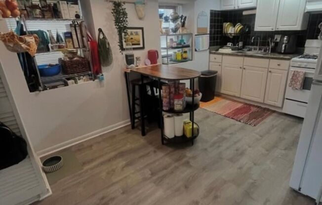 613 - KOMAREWICH- 2113 W. CHARLESTON