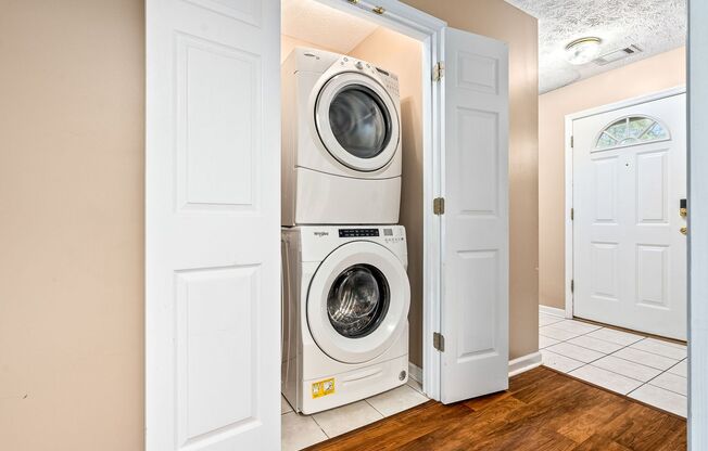 2 beds, 2.5 baths, $1,800