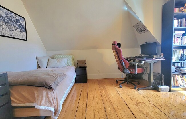 2 beds, 1 bath, 800 sqft, $2,800, Unit 3