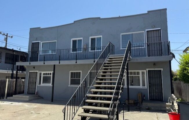 CERRITOS 756 - 758