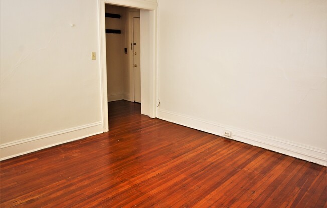 1 bed, 1 bath, 2 sqft, $950, Unit #206