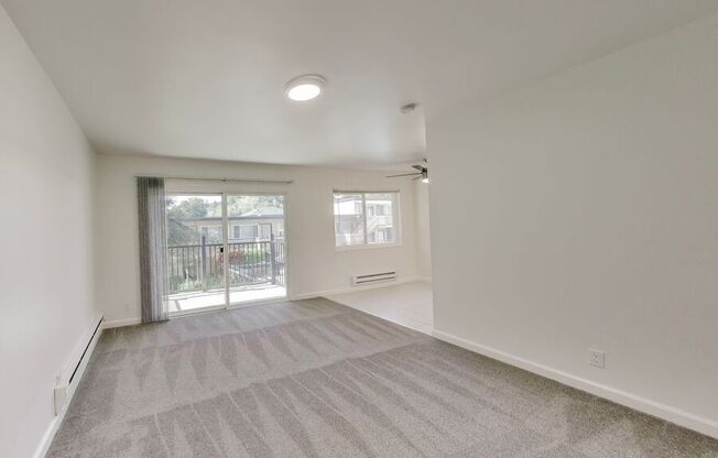 698 N SANTA CRUZ AVE