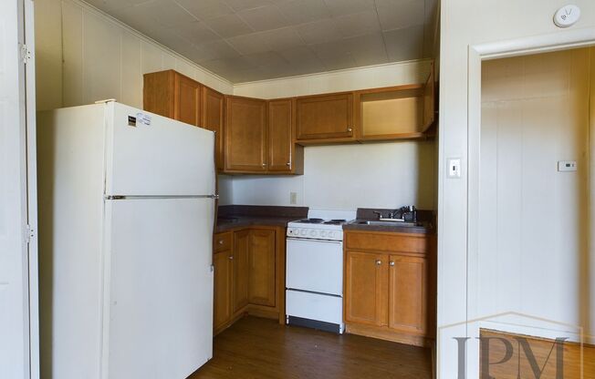 1 bed, 1 bath, 400 sqft, $900, Unit Apt G