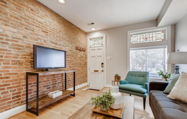 Bright 3Bedroom/2.5Bath in Canton Townhome