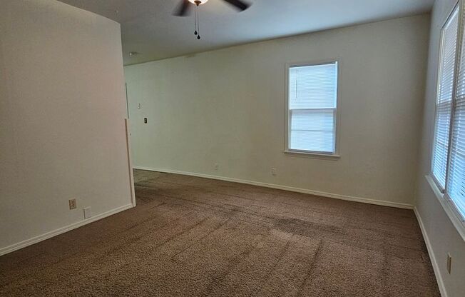 2 beds, 1 bath, $1,200