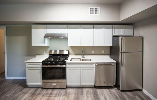 3 beds, 2 baths, $1,650, Unit 3/2