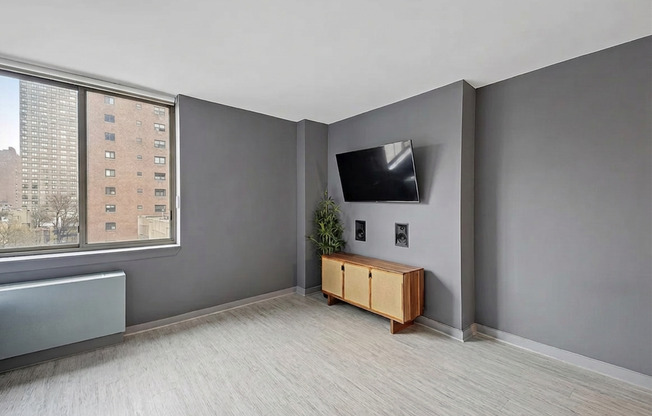 1 bed, 1 bath, $3,500, Unit 8H