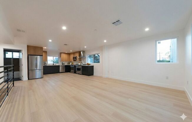 1658 S. Hayworth Ave