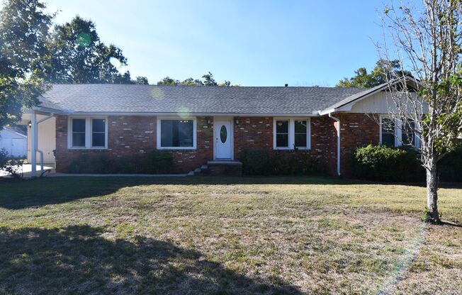 3 bed 2 bath  2,200 sqft home located in Saint Francisville, LA