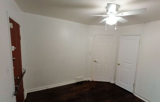 3 beds, 1 bath, $1,300