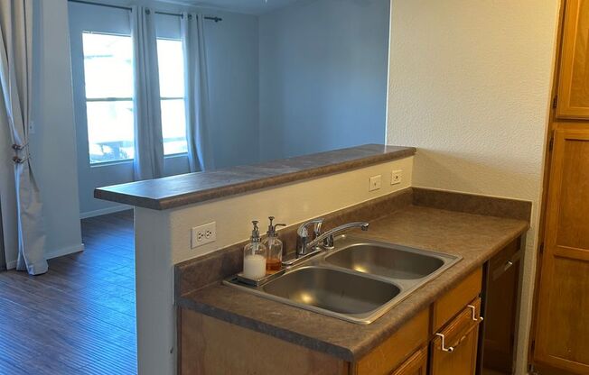 3 beds, 2 baths, $1,695, Unit # 125