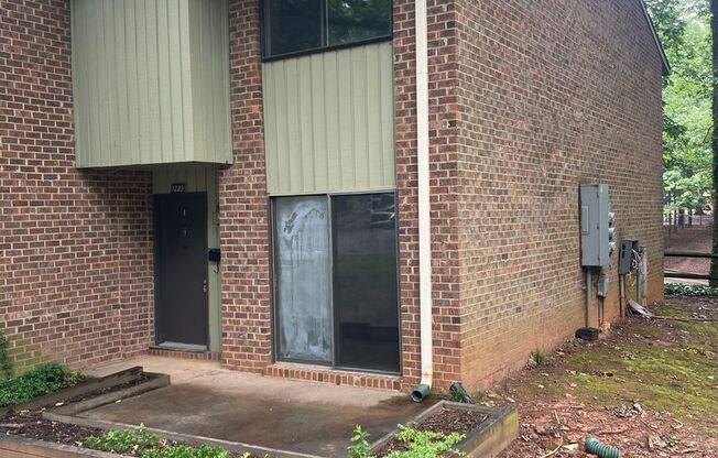 2 bd 1.5 ba Townhome