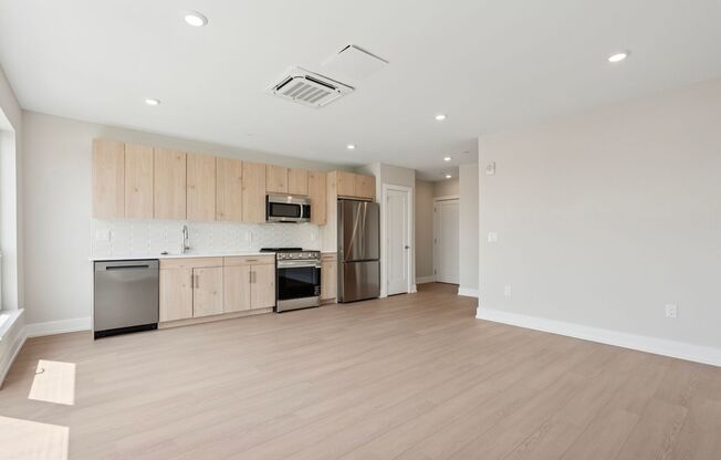 2 beds, 2 baths, 806 sqft, $2,365, Unit Unit 617