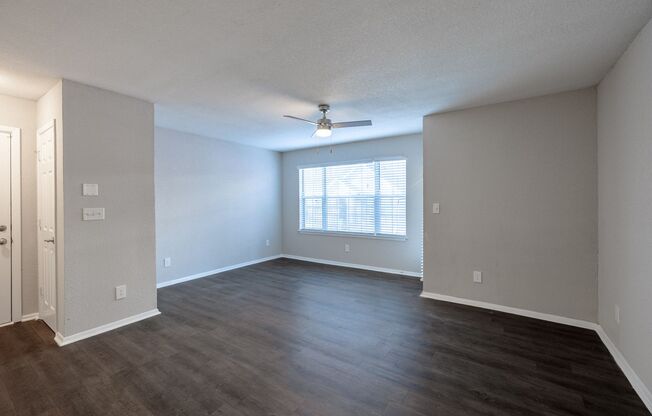 1 bed, 1 bath, 525 sqft, $1,100, Unit 1019