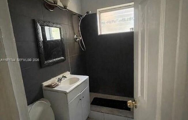 121 NE 169TH TER NORTH MIAMI BEACH, FL 33162