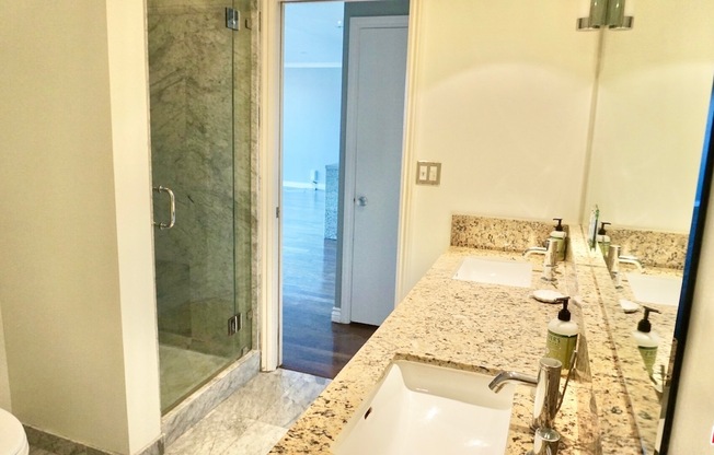 1 bed, 1 bath, 805 sqft, $3,900, Unit 1010