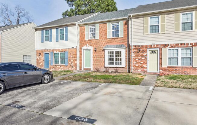 GREAT TOWNHOME W/ 2 MASTER BDRMS!