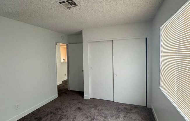 2 beds, 1 bath, $1,100, Unit # 267