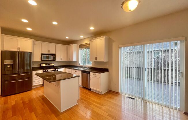Charming Home in quiet Sunset Landing Community, Edmonds!