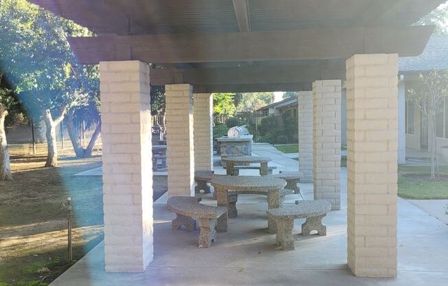 2 beds, 1 bath, 940 sqft, $1,450, Unit 10-117