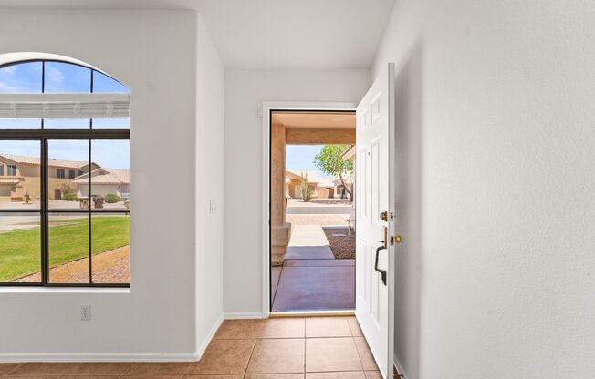 Chic Peoria Rental – Updated Appliances & Open Layout