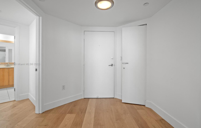 2 beds, 2 baths, 1,262 sqft, $6,500, Unit LPH 01 - 3501